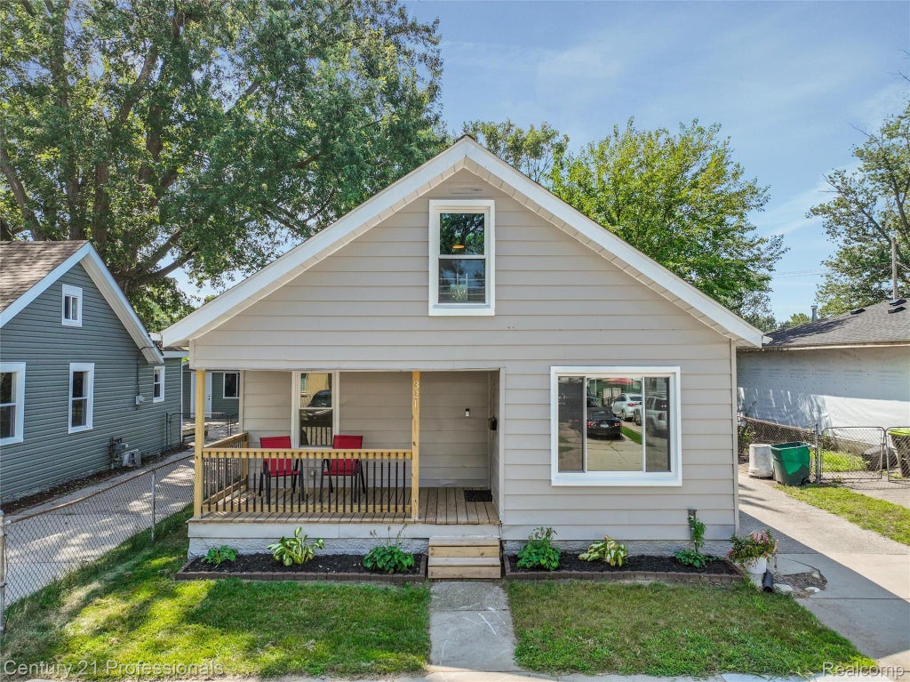 321 W Harwood Avenue, Madison Heights city