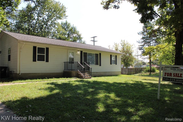 21304 Rockwell Street, Farmington city