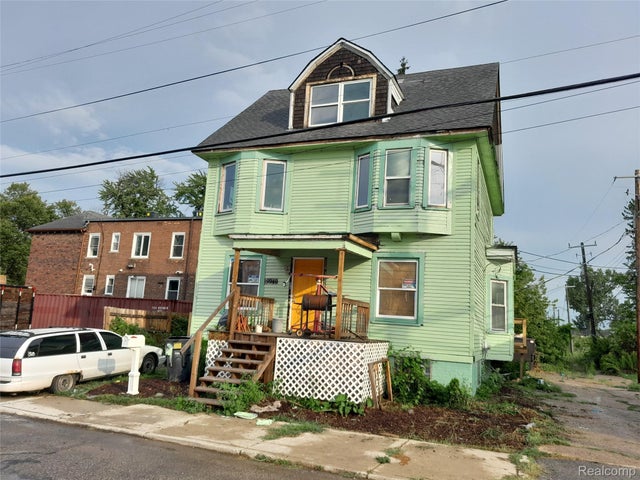 9940 Charlevoix Street, Detroit city
