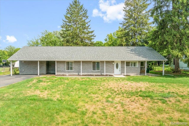 6151 Rawsonville Road, Van Buren charter township
