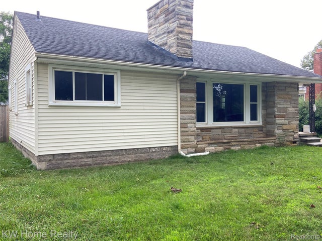 9636 Centralia, Redford charter township