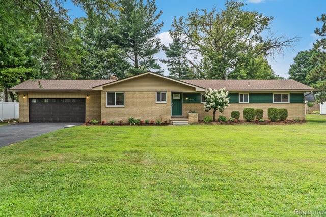 1206 Torpey Drive, Troy city