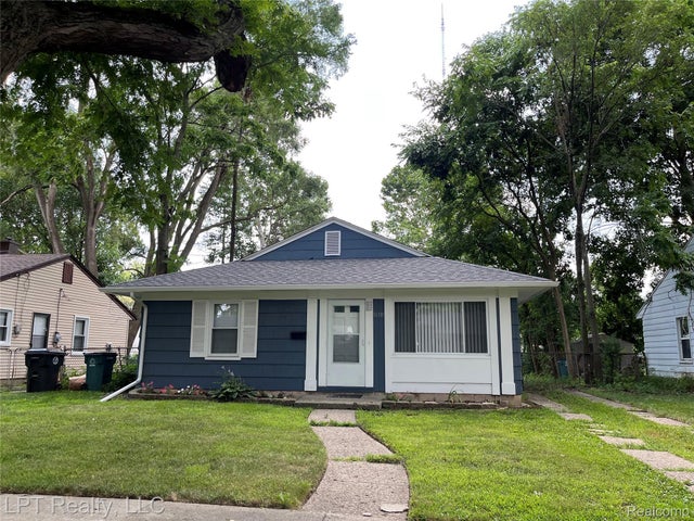 10111 Albany Street, Oak Park city