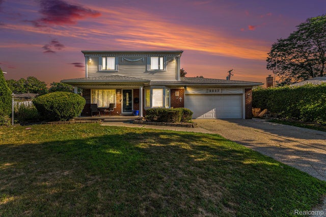 5217 Mart Court, Warren city