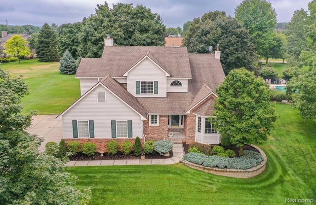 229 Maplewood Drive, Brandon charter township
