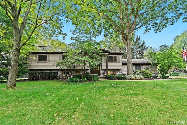 5375 Prentis Road, Waterford charter township