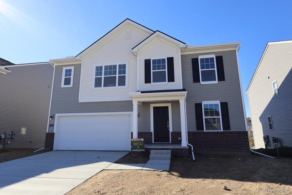 395 Edge Brook Drive, Holly township