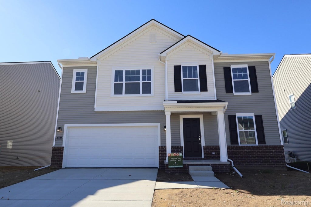 395 Edge Brook Drive, Holly township