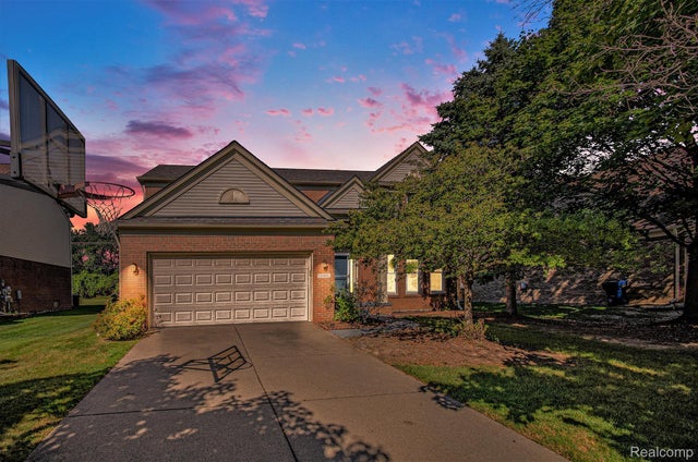 2140 Timberridge Court, West Bloomfield charter township