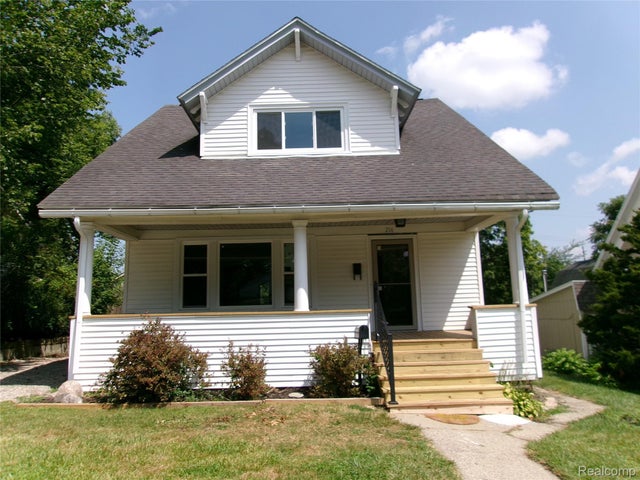 216 E Washington Street, Howell city