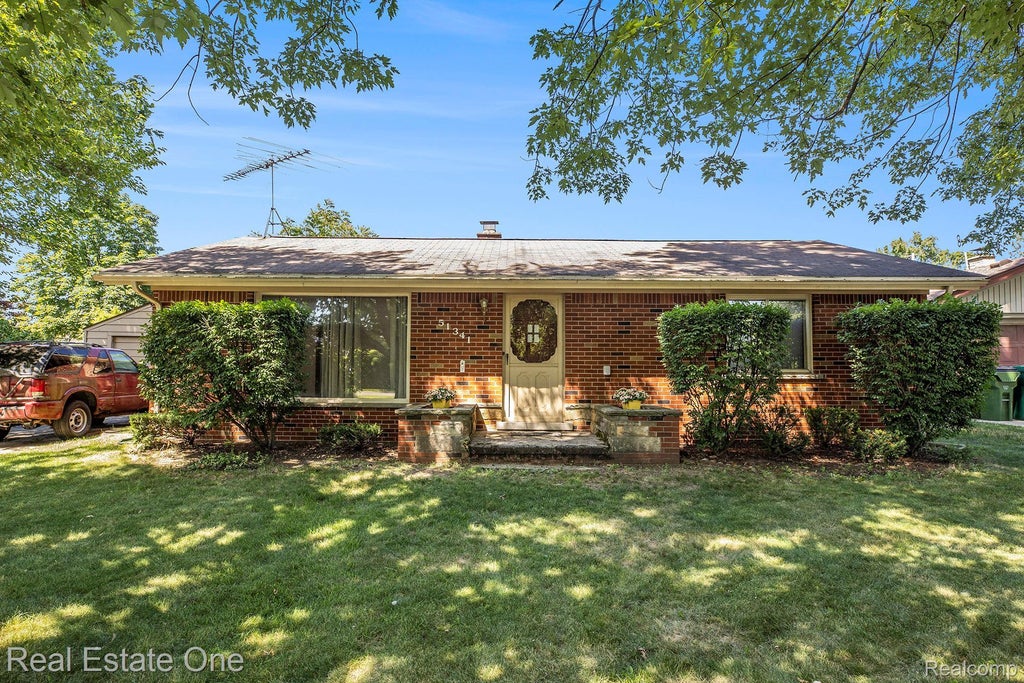 51341 Neumaier Drive, Shelby charter township