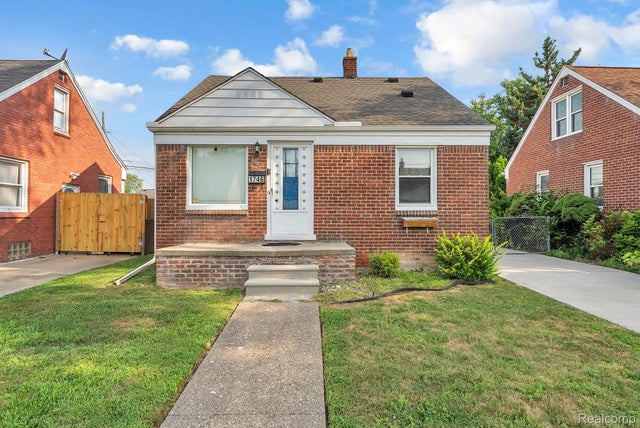 1746 Riverbank Street, Lincoln Park city