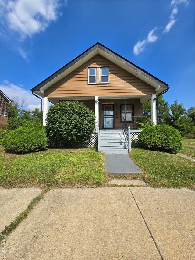 17520 Russell Street, Detroit city