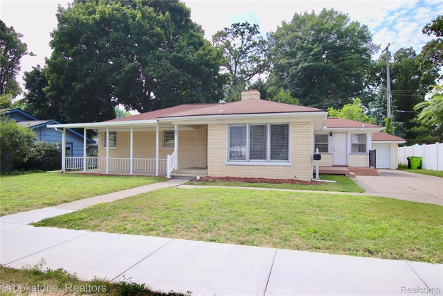 621 Forest Drive, Fenton city