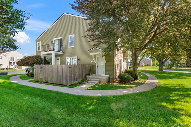 23507 N Rockledge, Novi city