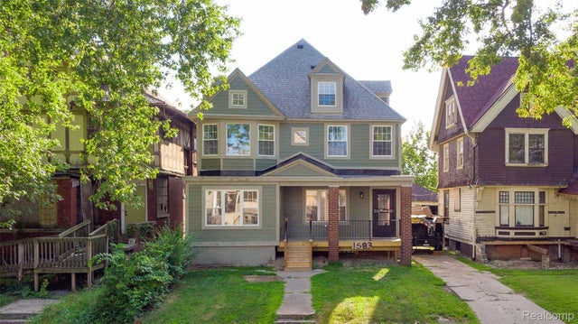 1583 Cadillac Boulevard, Detroit city