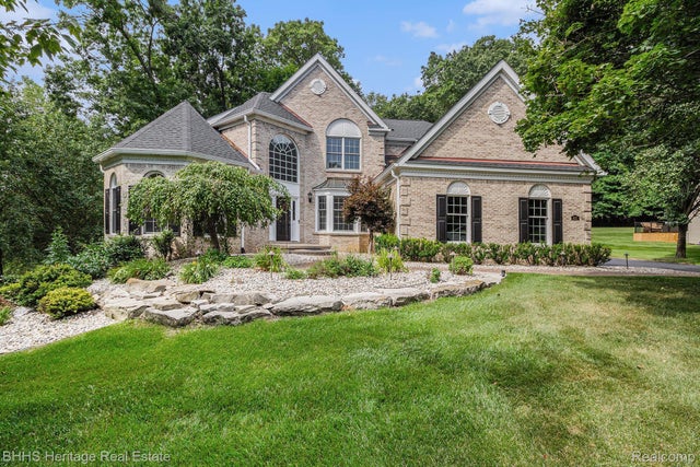 431 Timber Ridge Drive, Highland charter township