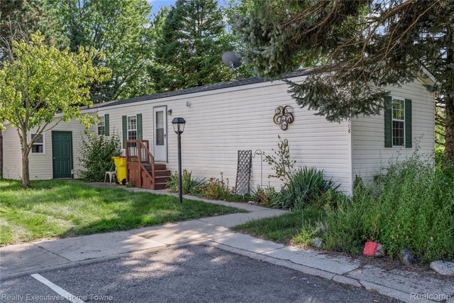 17008 Dalworth, Macomb township