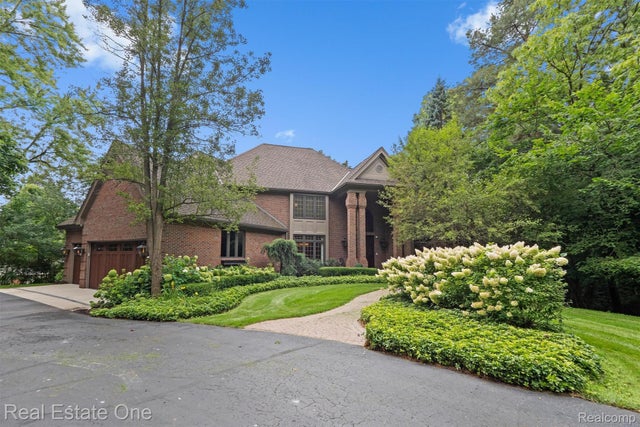 7181 Hillside Drive, Independence charter township