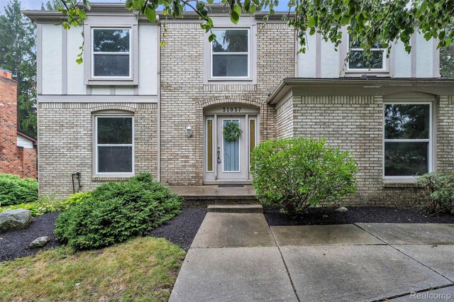 31037 N Park Drive, Farmington city