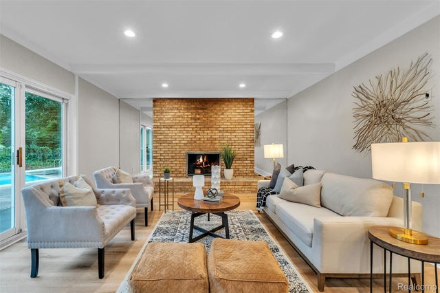 31037 N Park Drive, Farmington city