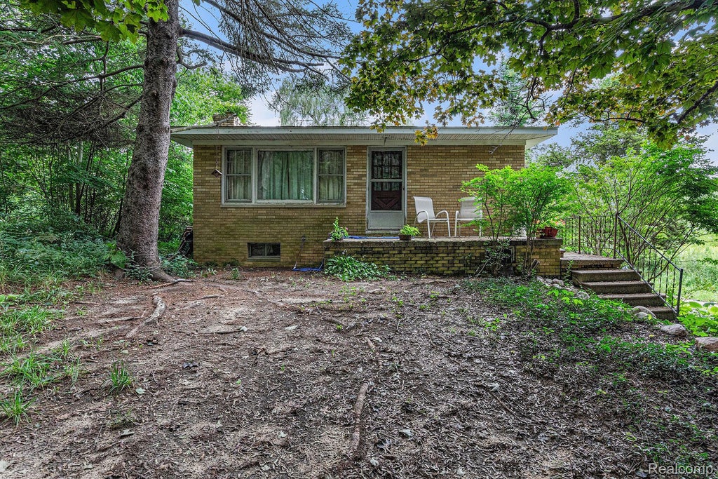 548 Munger Road, Holly village