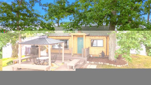 10086 King (this Is An Island) Road, Springfield charter township