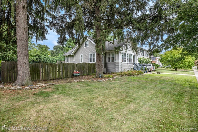 140 E Lawrence Avenue, Royal Oak city