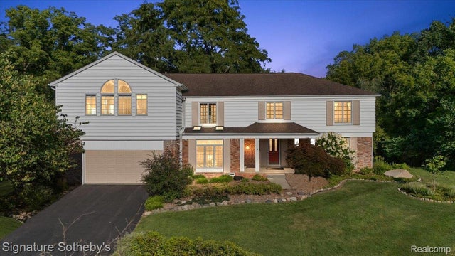 22601 Highbank Drive, Beverly Hills village