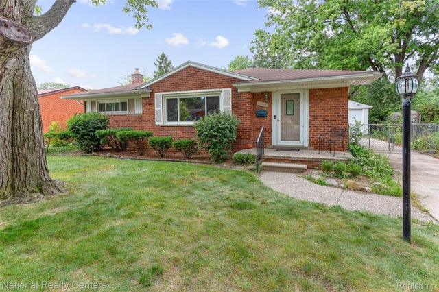 23065 Warner Street, Farmington city