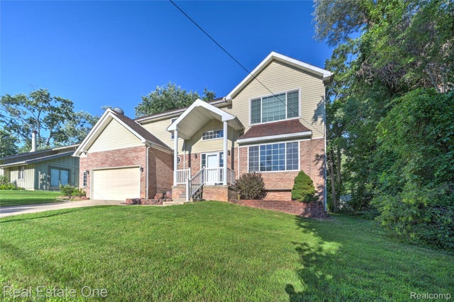 3950 Bradmore Avenue, West Bloomfield charter township