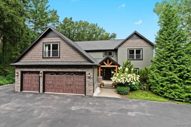17360 Timber Creek, Rose township