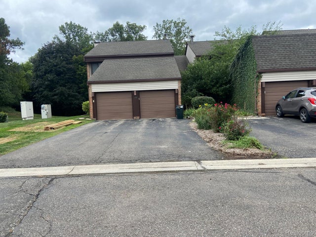 4411 Laurel Club Circle 1, West Bloomfield charter township