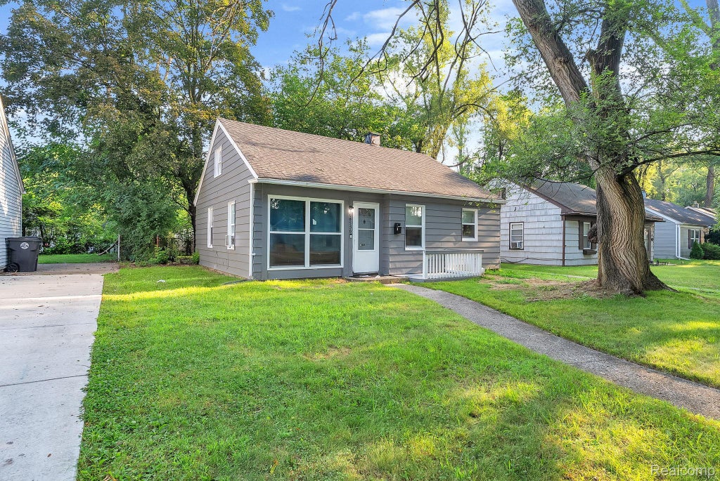 10750 Albany Street, Oak Park city