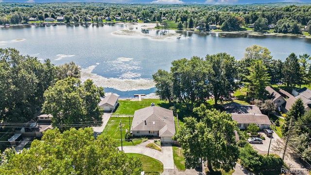 3720 Seymour Lake Road, Brandon charter township