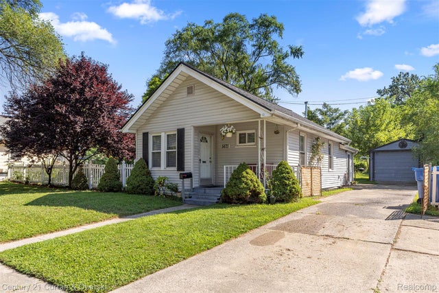 5671 Syracuse Street, Dearborn Heights city