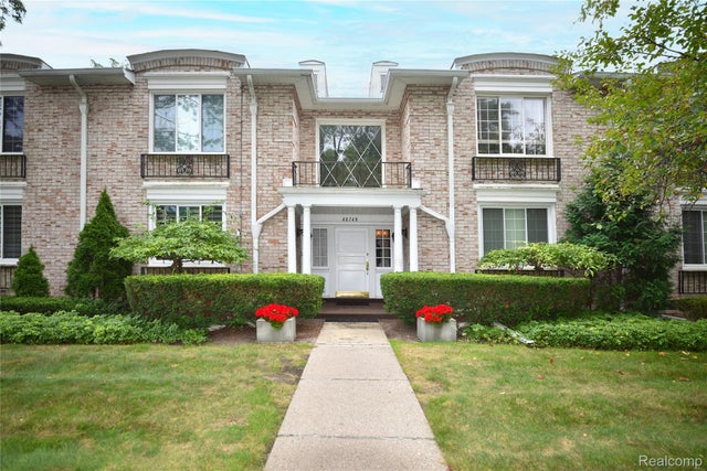 40740 Woodward Avenue 38, Bloomfield Hills city