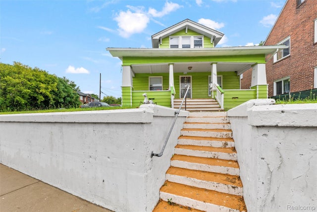 388 N Perry Street, Pontiac city