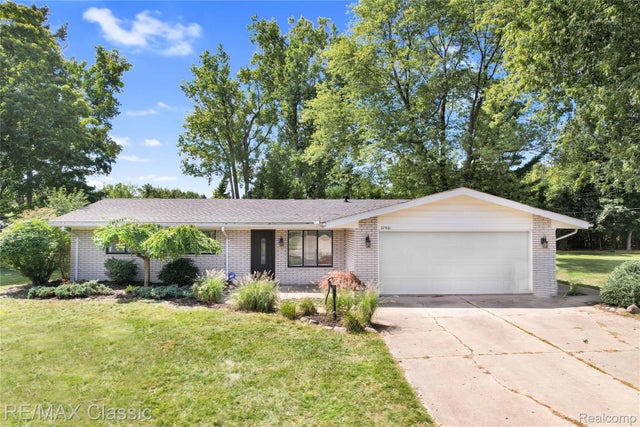 37921 Carson Street, Farmington city