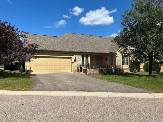 6319 Celeste Road, West Bloomfield charter township