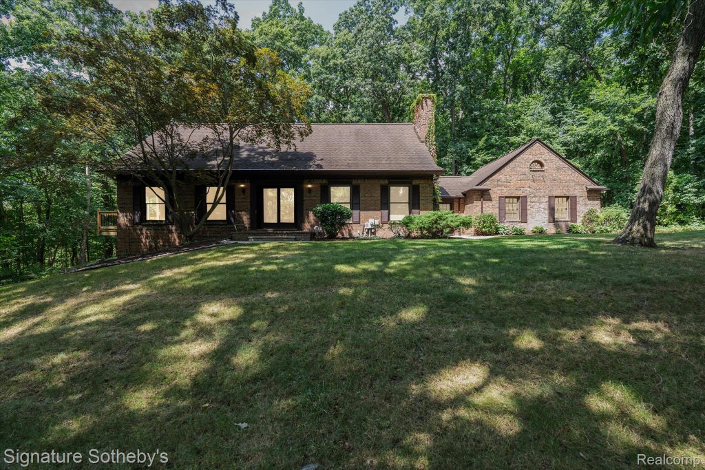 4329 Winterview, Brighton township