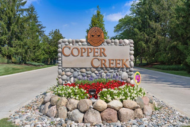 28006 Golf Pointe Boulevard, Farmington Hills city