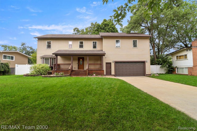 1895 Big Trail Road, Commerce charter township