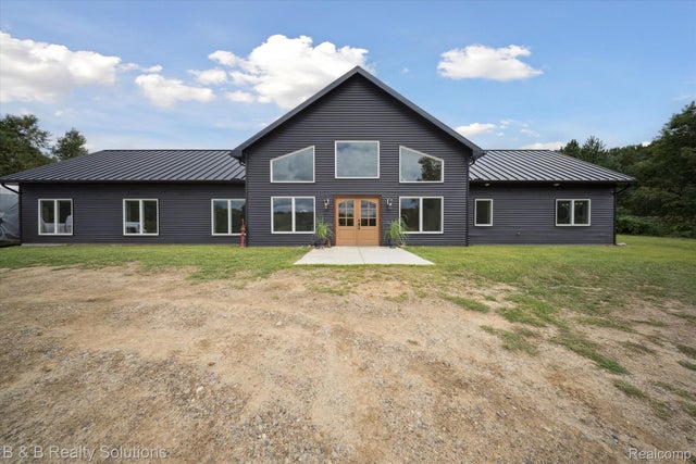 6318 Clear Lake Road, Goodland township