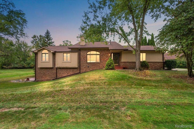 7481 Hickory Hill Drive 25, West Bloomfield charter township