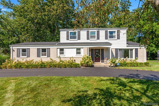 30755 Woodstream Drive, Farmington Hills city