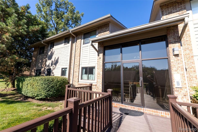 11733 Sycamore Drive 7, Plymouth city