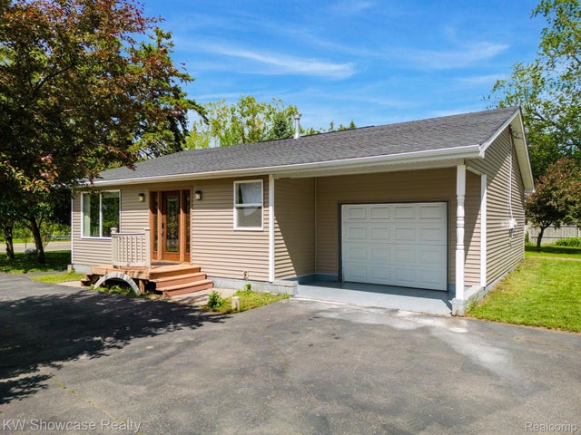 7969 Richardson Road, West Bloomfield charter township