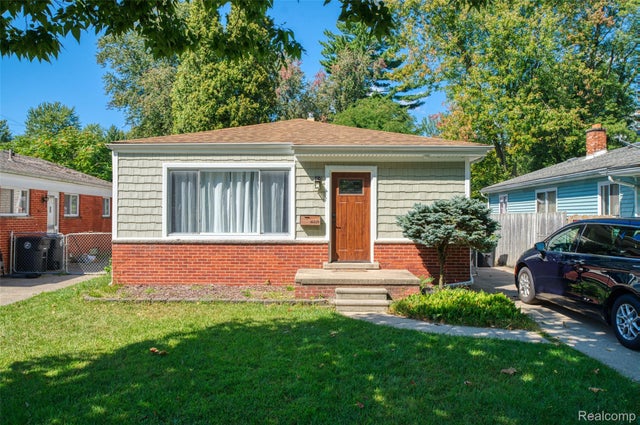 18429 Gillman Street, Livonia city