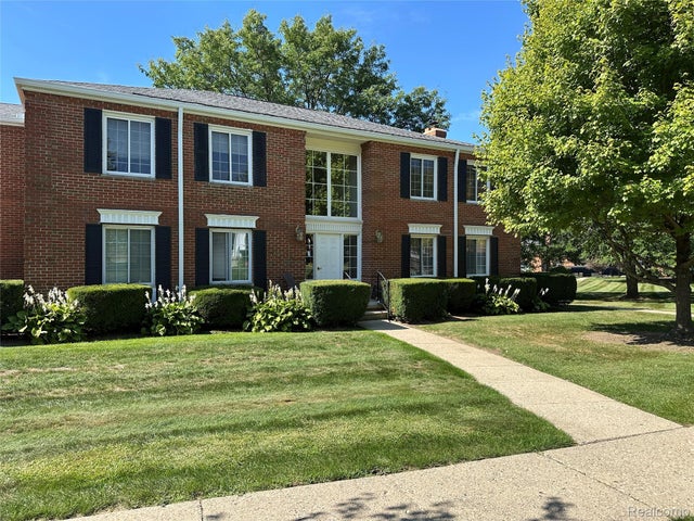 755 E Fox Hills Drive, Bloomfield Hills city
